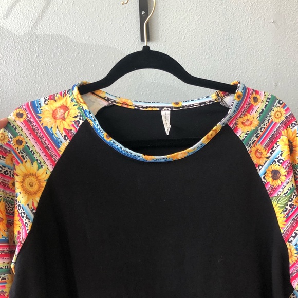 Zarape sunflower woman’s top - Picture 3 of 4